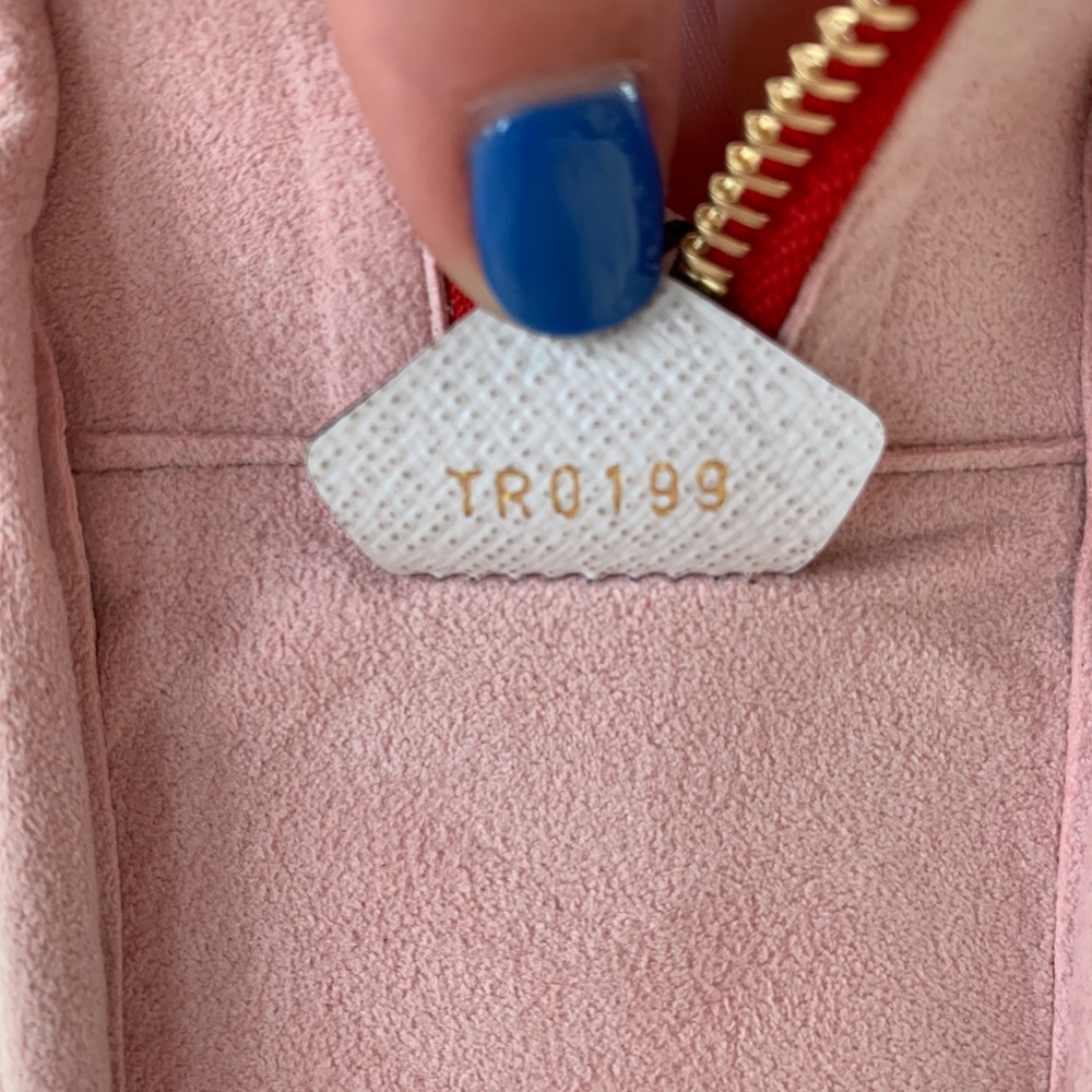 SOLD Louis Vuitton Giant Monogram Beach Pouch 2019 - Picture 2 of 8